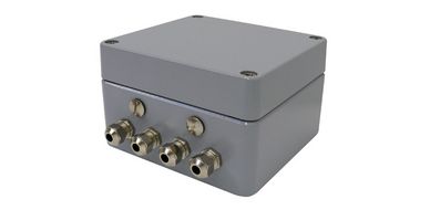 Signal amplification device for strain gauge sensor